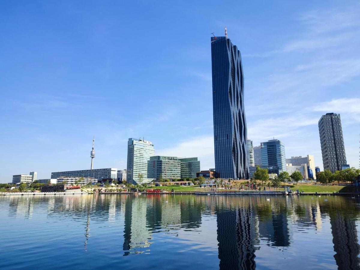 Center ! 3 Stops Away From The Center Of Vienna! エクステリア 写真