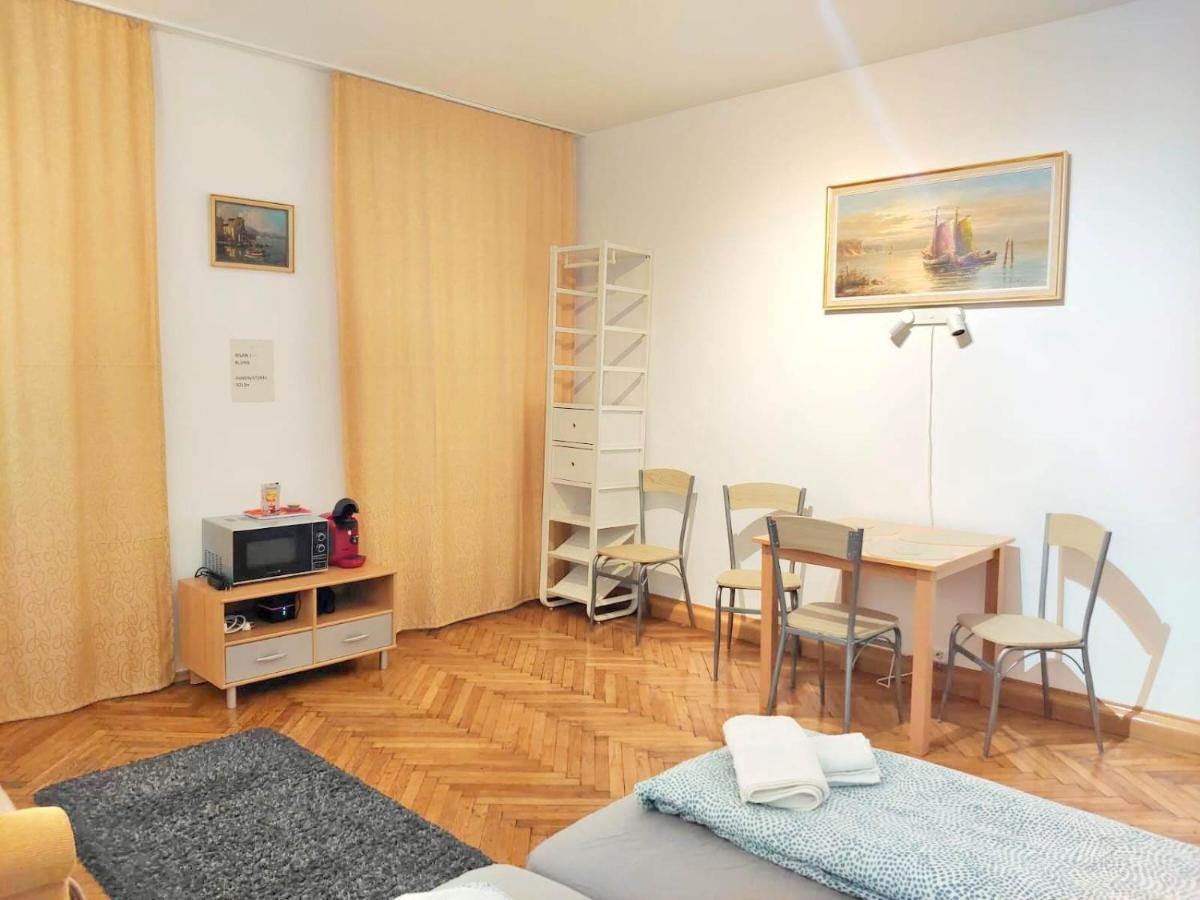 Center ! 3 Stops Away From The Center Of Vienna! エクステリア 写真